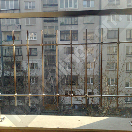 Държач на тръба 12мм. за тръба 12мм. на  4