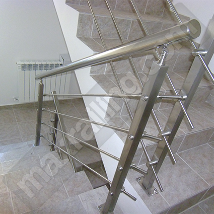 Колонка 40*40*2мм. - 105 см. с 4 бр. дър 12